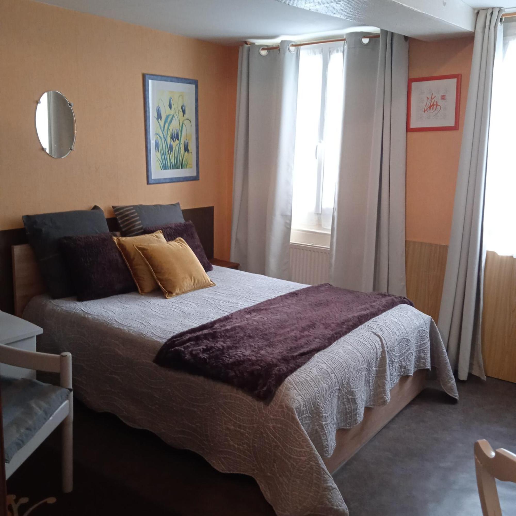 Chambre Dans Le Centre Historique Pont-Audemer Room photo